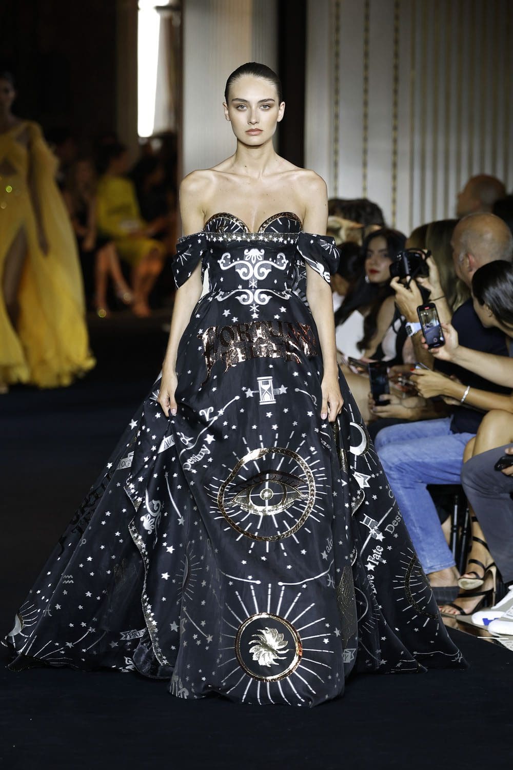 Zuhair Murad Haute Couture Осень 2022-2023 Runway Журнал