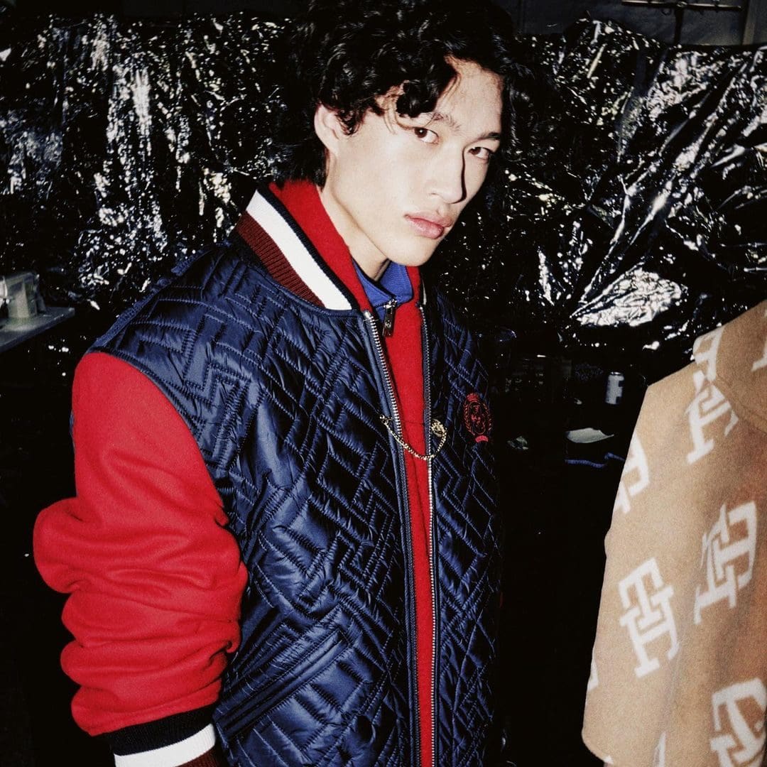 Tommy Hilfiger, Tommy Factory, TH Monogram – Herbst Winter 2022–2023 Runway Magazin, Kredit Stepan Filenko x f2max