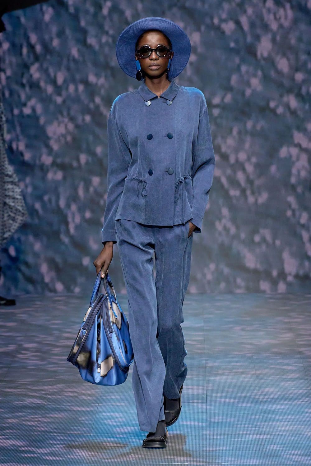 Emporio Armani 2023春夏 Runway 杂志