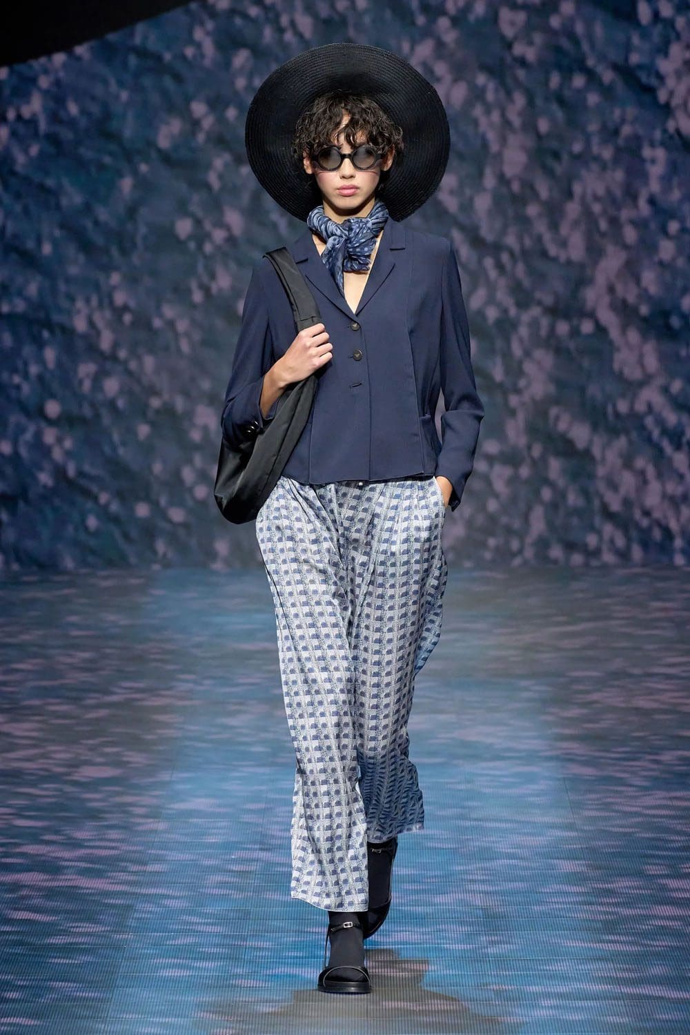 Emporio Armani 2023春夏 Runway 杂志