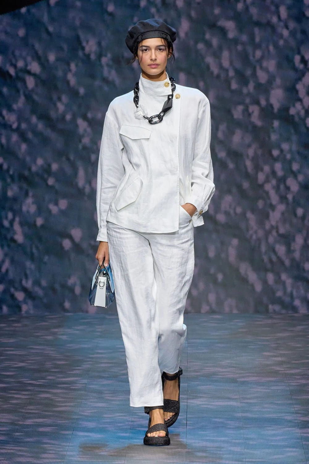Emporio Armani 2023春夏 Runway 杂志