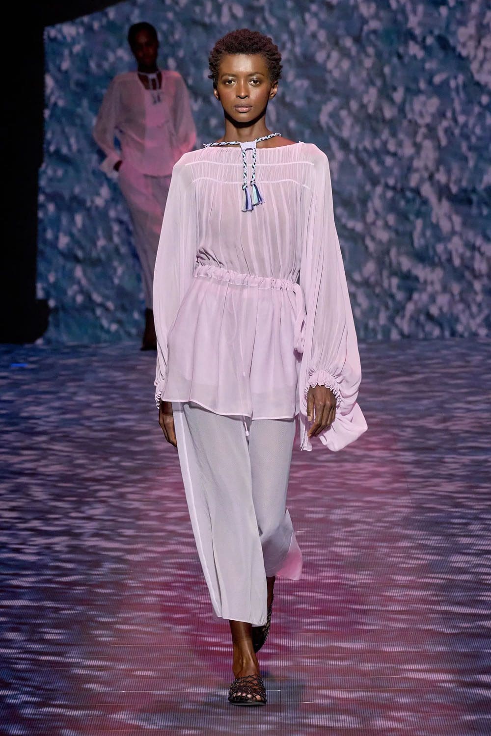 Emporio Armani 2023春夏 Runway 杂志