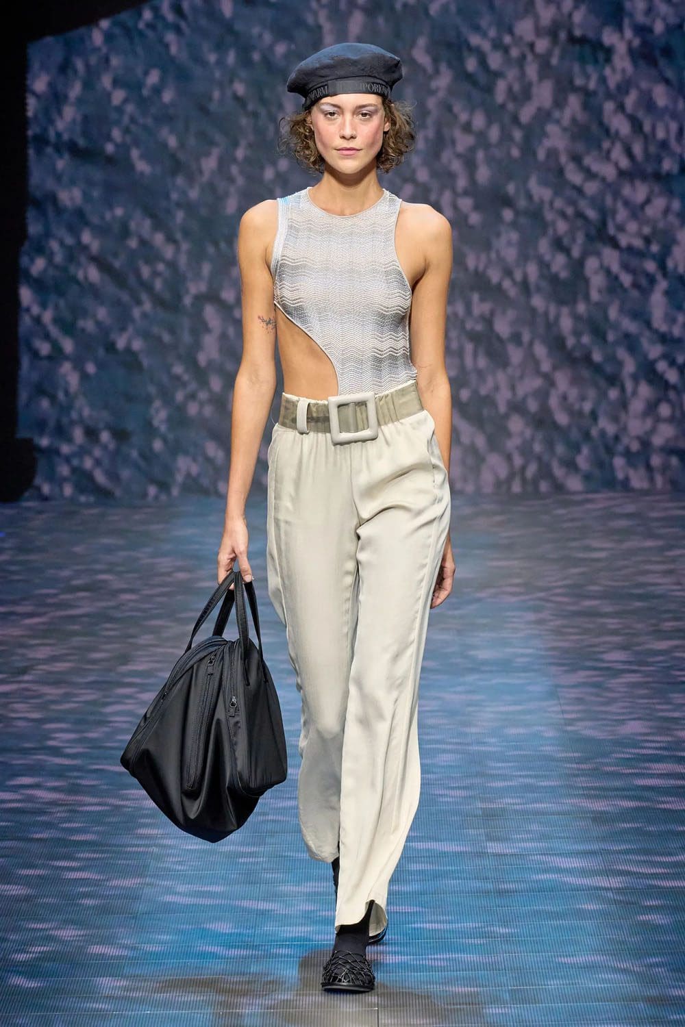 Emporio Armani 2023春夏 Runway 杂志