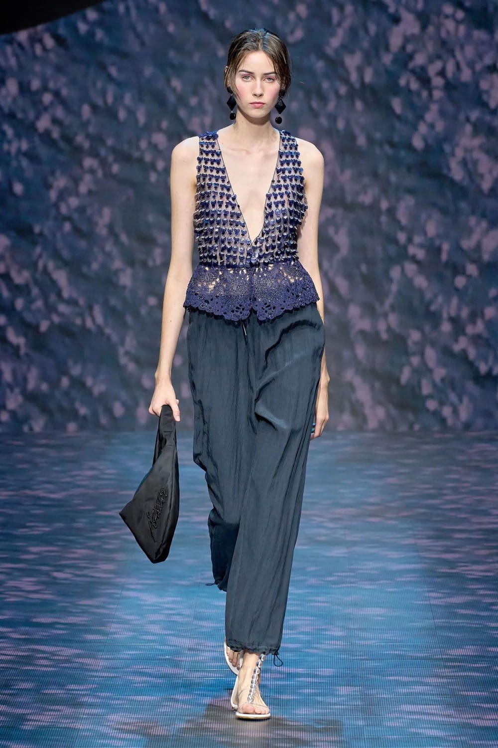 Emporio Armani 2023春夏 Runway 杂志