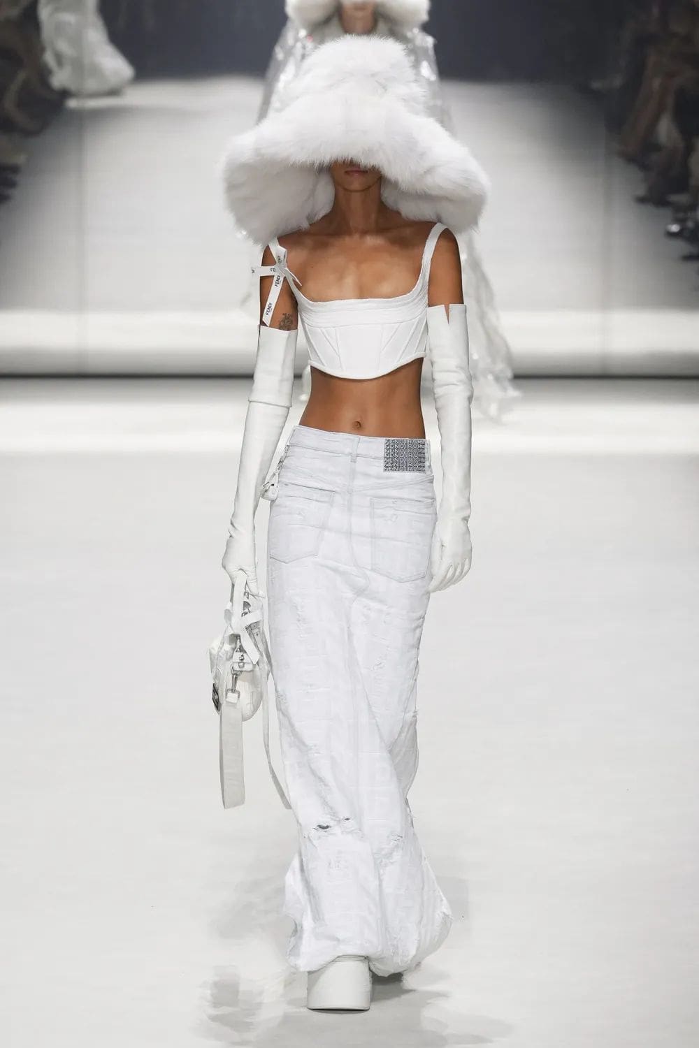 Fendi Resort 2023 – 25 Jahre Fendi Baguette New York Runway Magazin