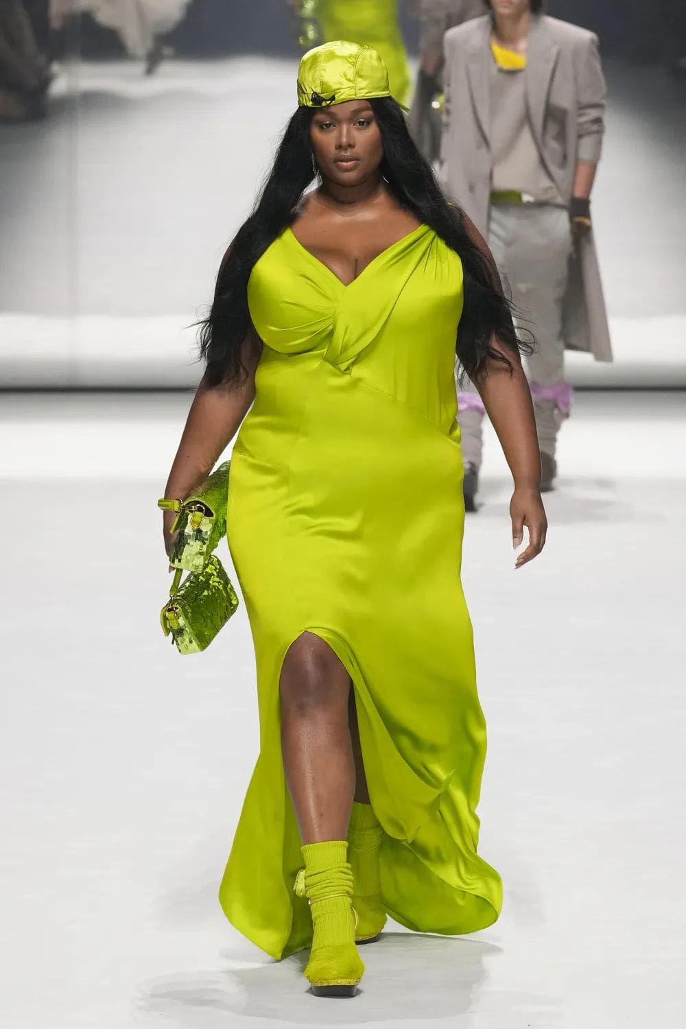 Fendi Resort 2023 – 25 Jahre Fendi Baguette New York Runway Magazin