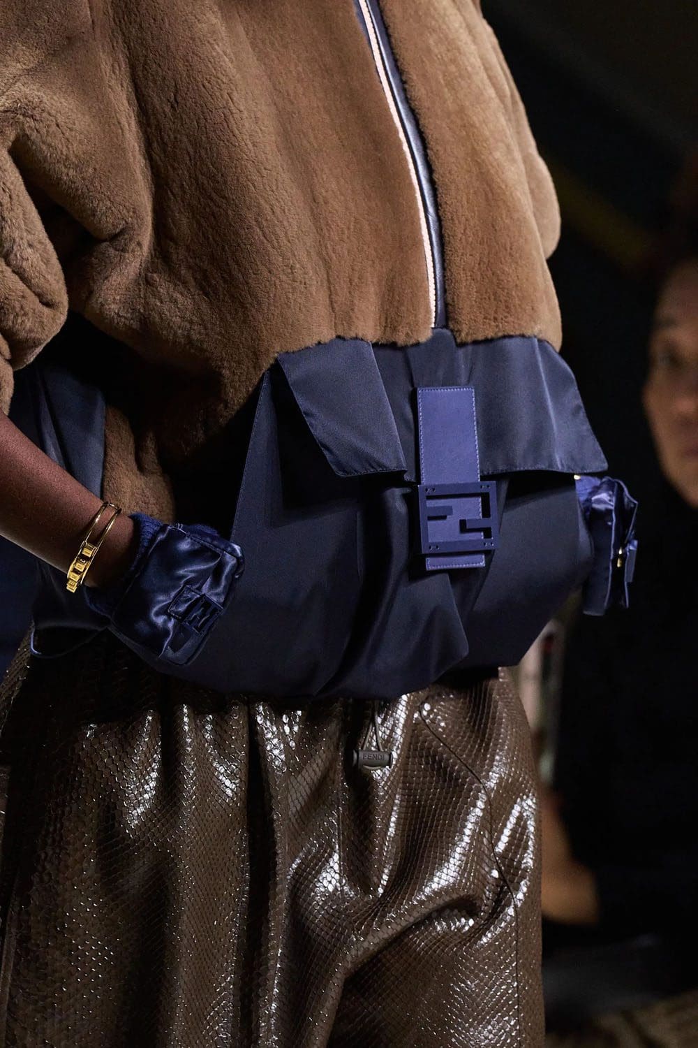 Fendi Printemps 2023 - 25 ans Fendi Baguette New York Détails Runway Magazine