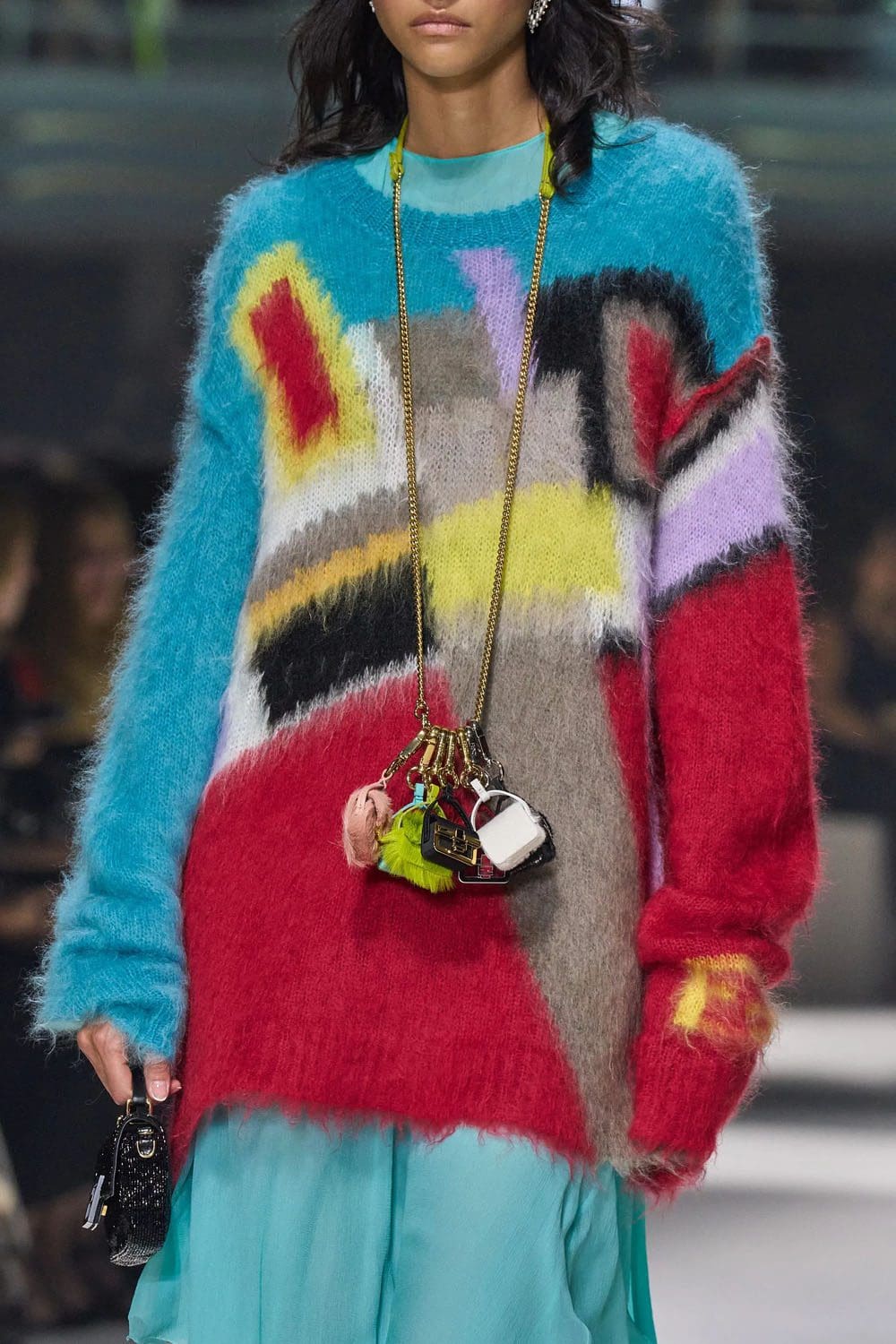 Fendi Printemps 2023 - 25 ans Fendi Baguette New York Détails Runway Magazine