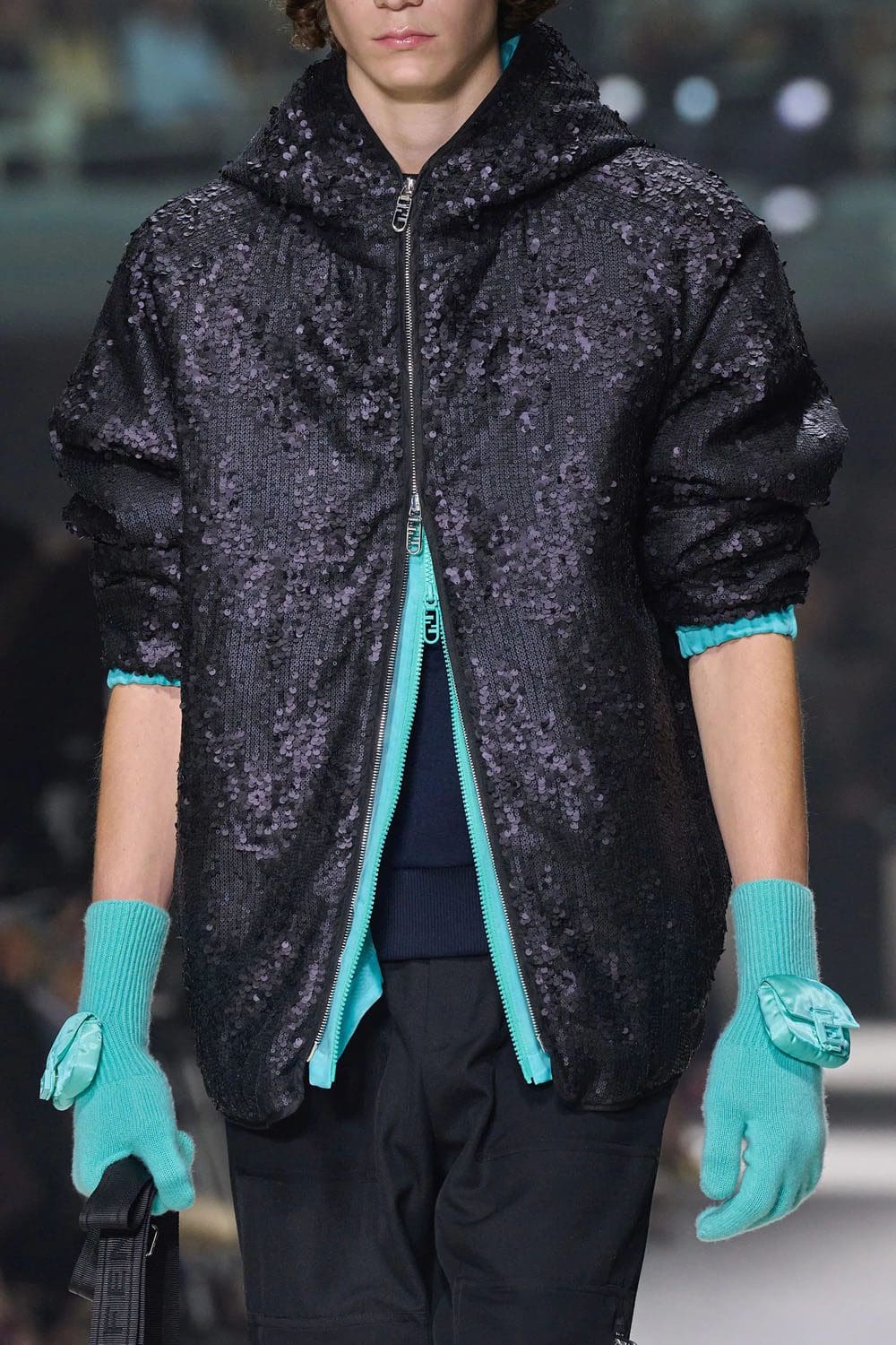 Fendi Printemps 2023 - 25 ans Fendi Baguette New York Détails Runway Magazine