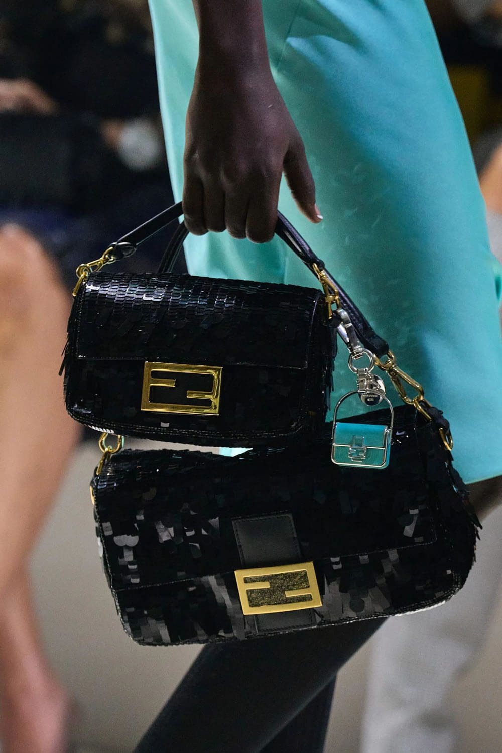 Fendi Printemps 2023 - 25 ans Fendi Baguette New York Détails Runway Magazine