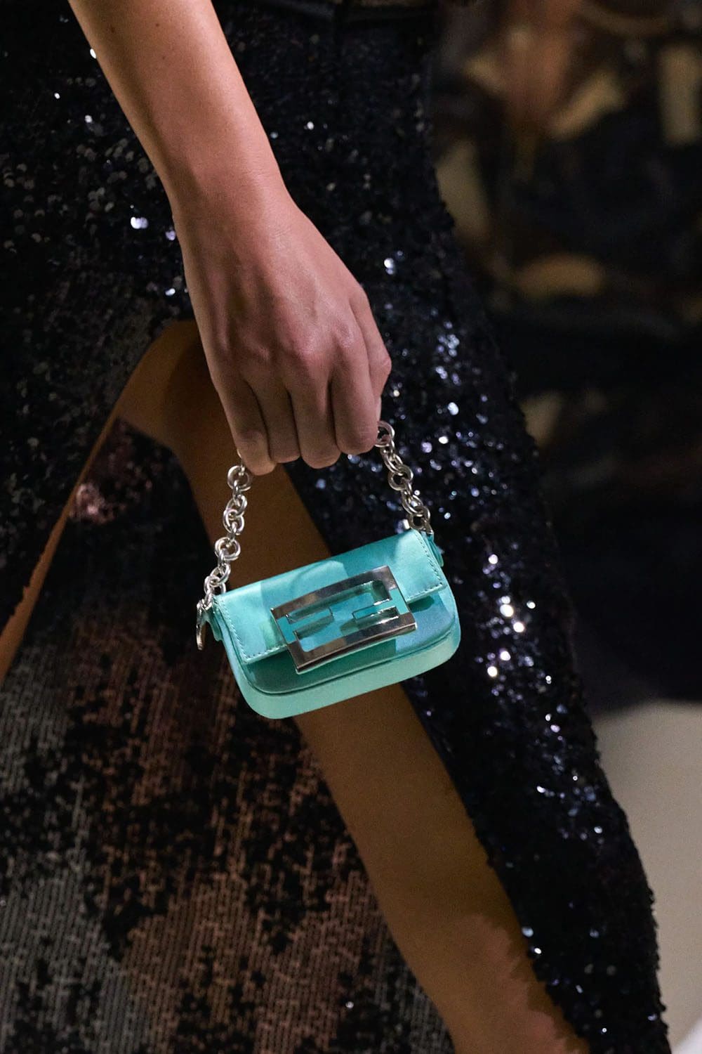 Fendi Printemps 2023 - 25 ans Fendi Baguette New York Détails Runway Magazine