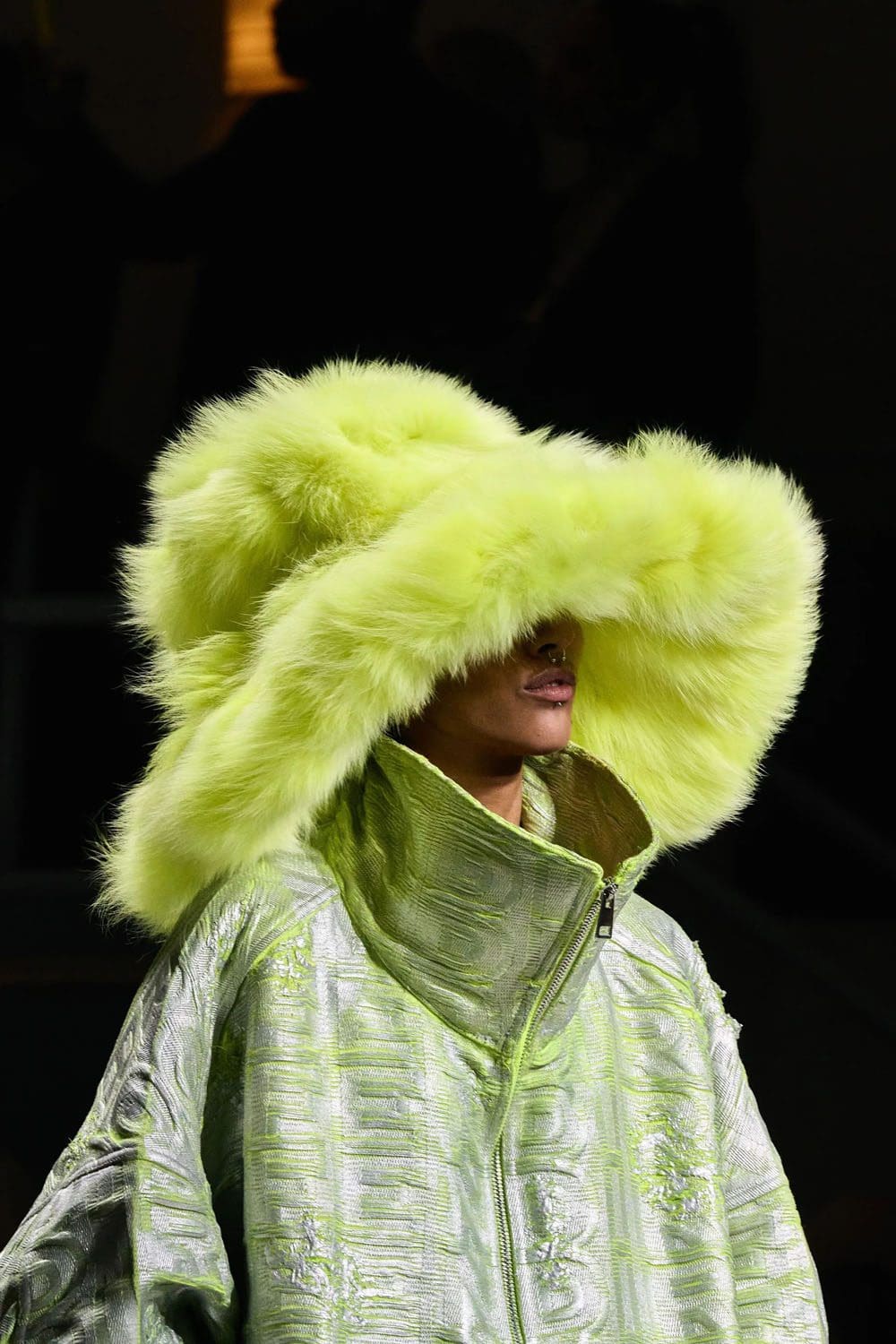 Fendi Printemps 2023 - 25 ans Fendi Baguette New York Détails Runway Magazine
