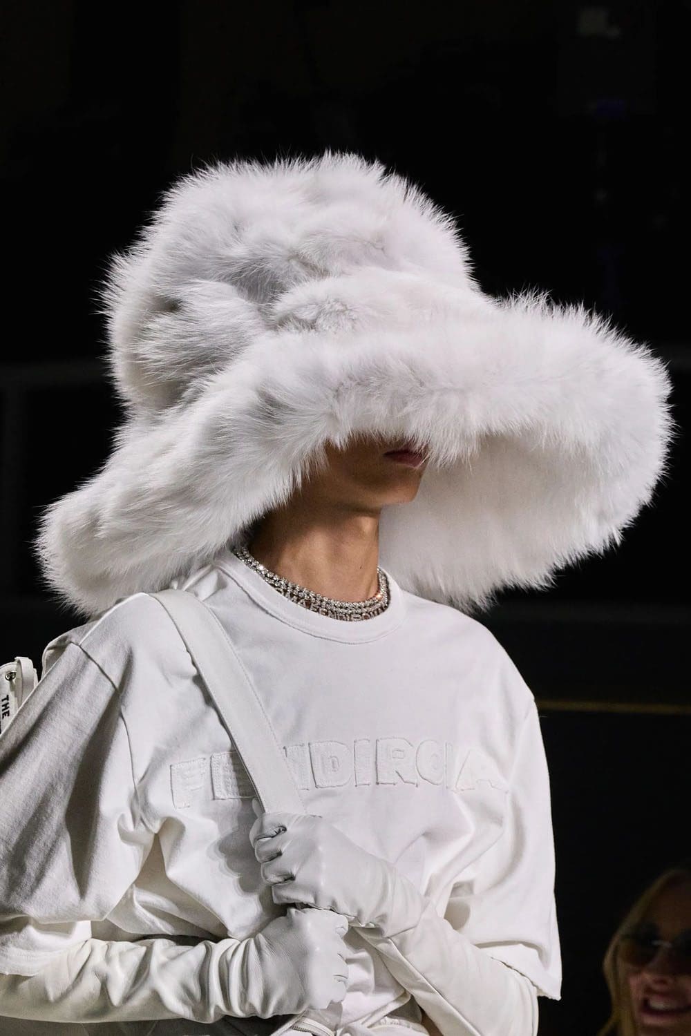 Fendi Printemps 2023 - 25 ans Fendi Baguette New York Détails Runway Magazine