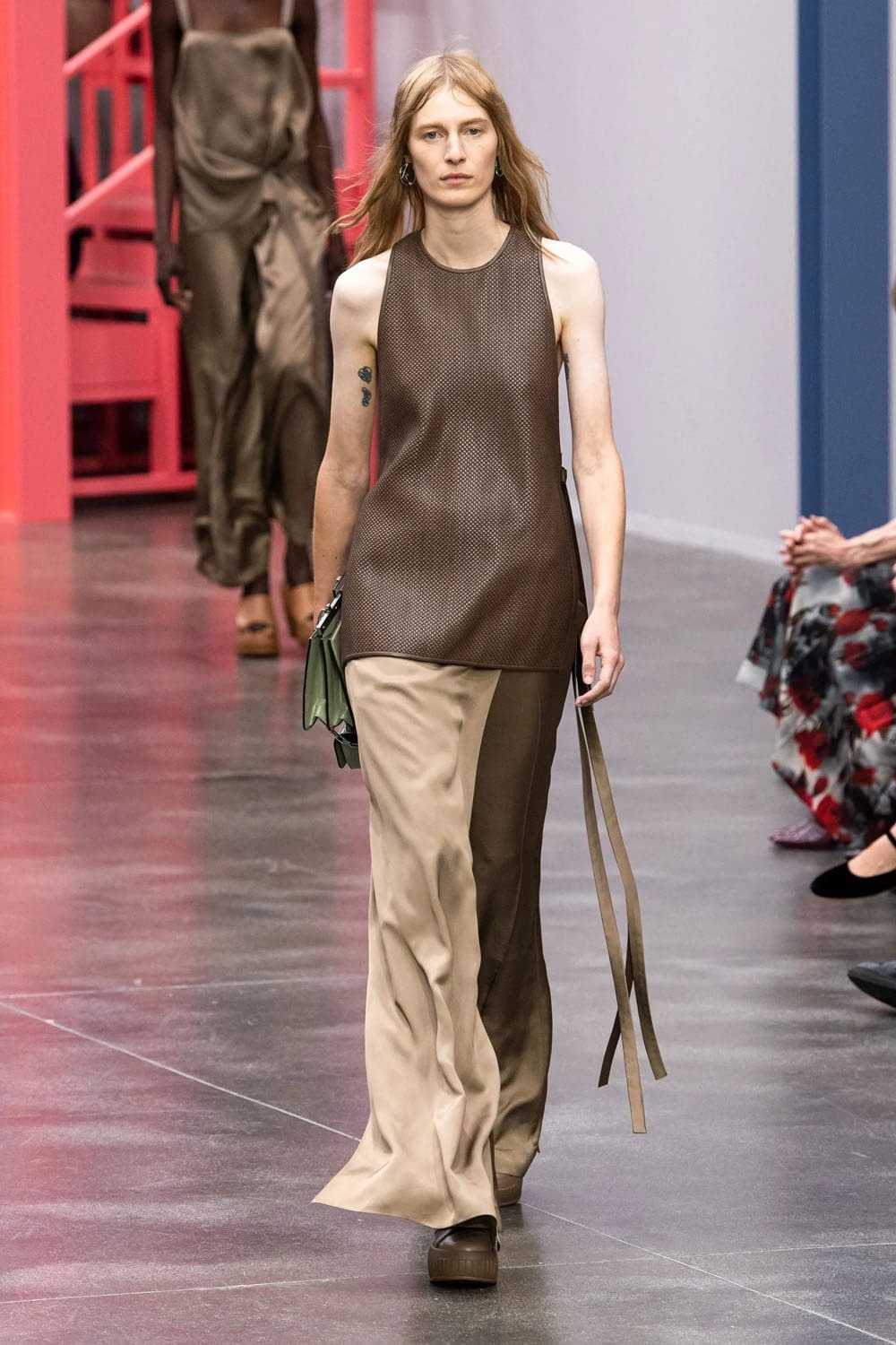 Fendi Frühling Sommer 2023 Mailand Runway Magazin