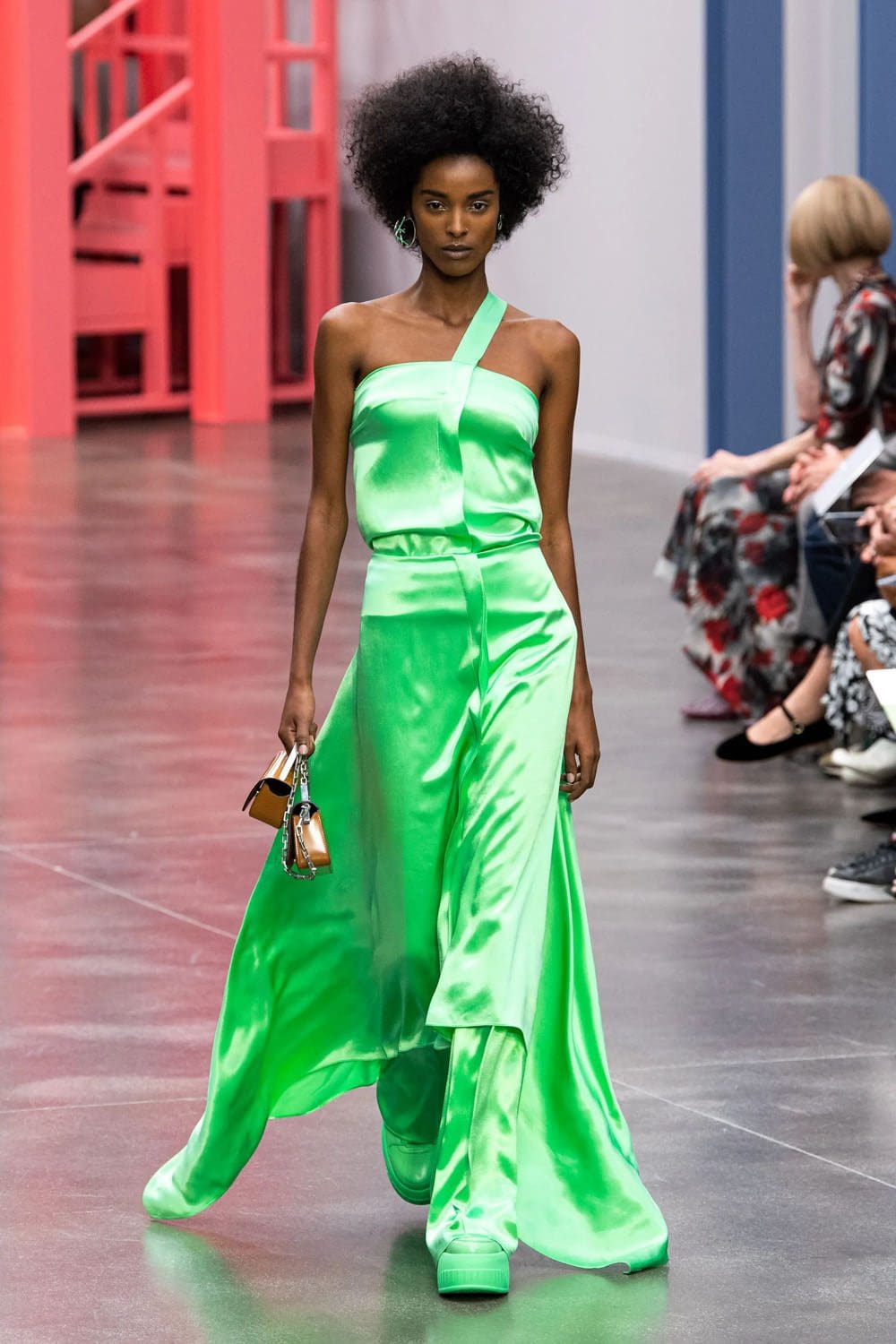 Fendi Frühling Sommer 2023 Mailand Runway Magazin