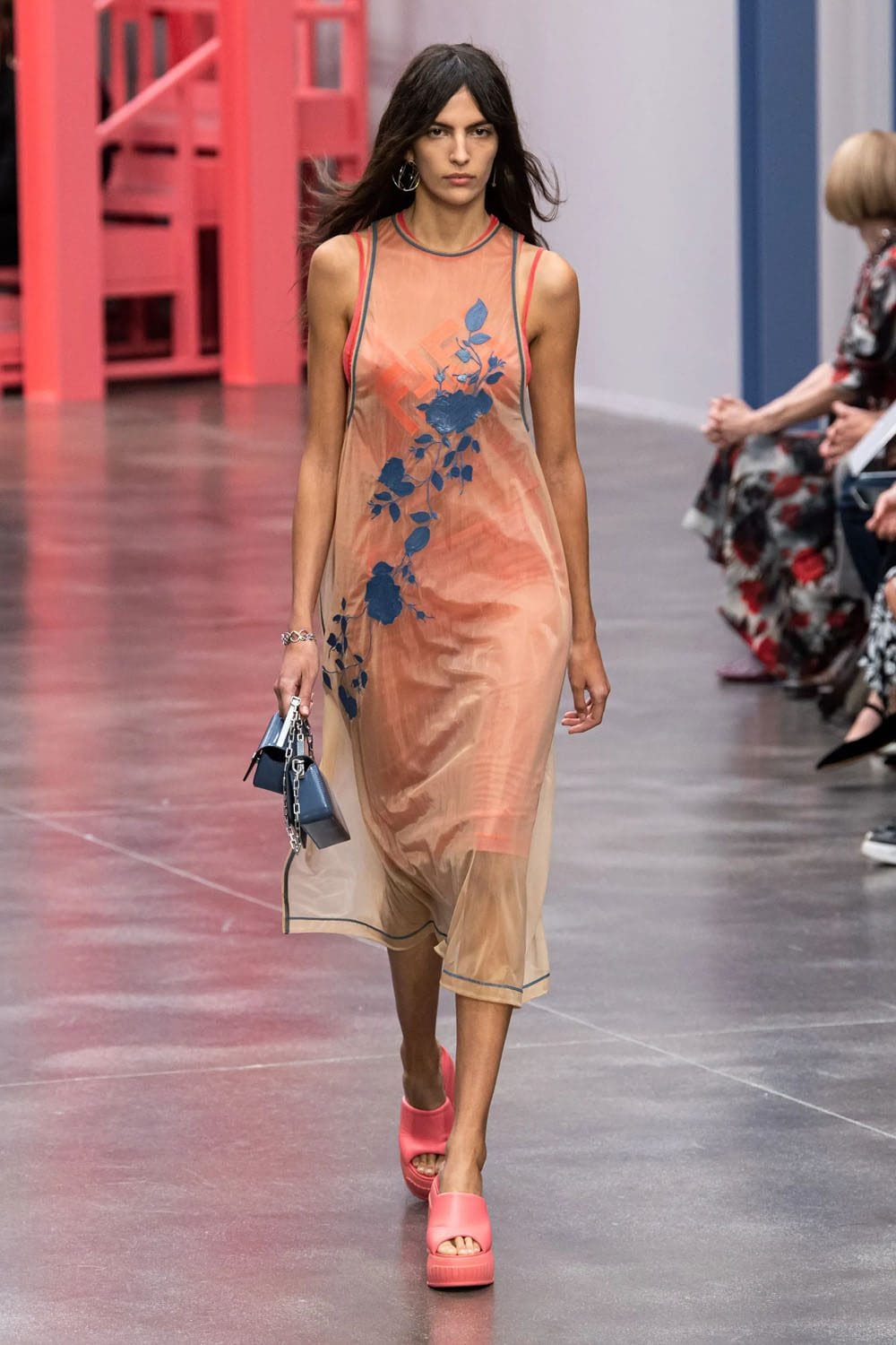 Fendi Frühling Sommer 2023 Mailand Runway Magazin