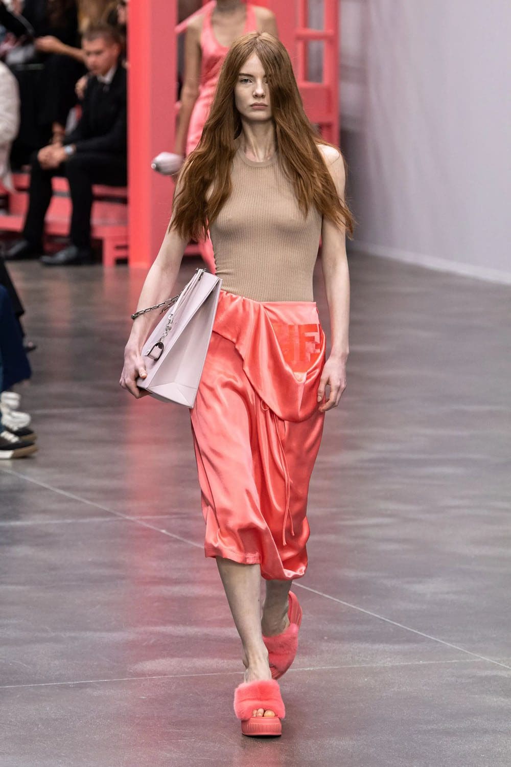 Fendi Frühling Sommer 2023 Mailand Runway Magazin