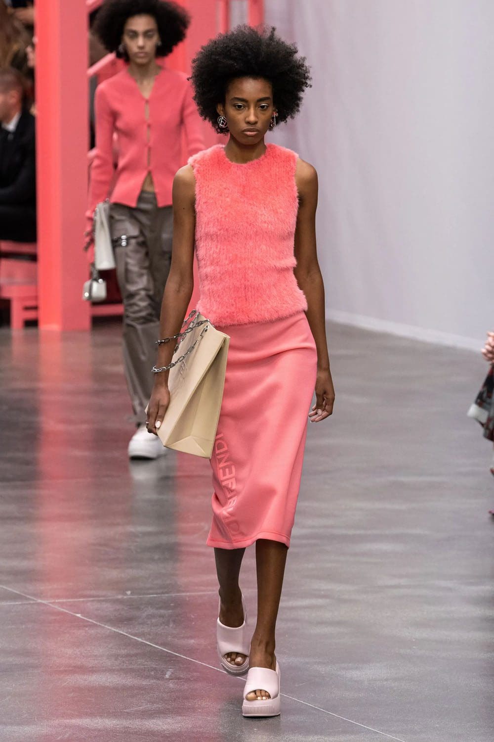 Fendi Frühling Sommer 2023 Mailand Runway Magazin