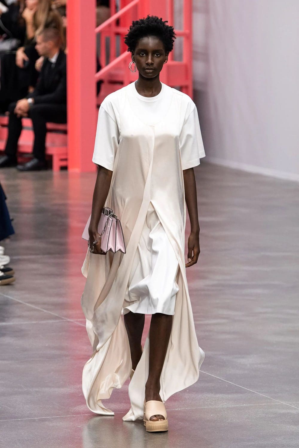 Fendi Frühling Sommer 2023 Mailand Runway Magazin