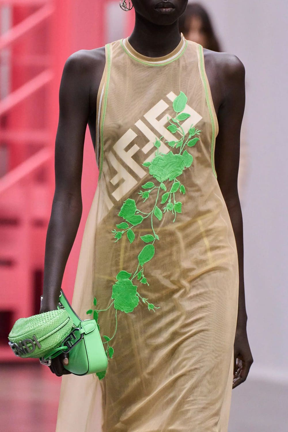 Fendi Frühling Sommer 2023 Mailand Runway Magazin