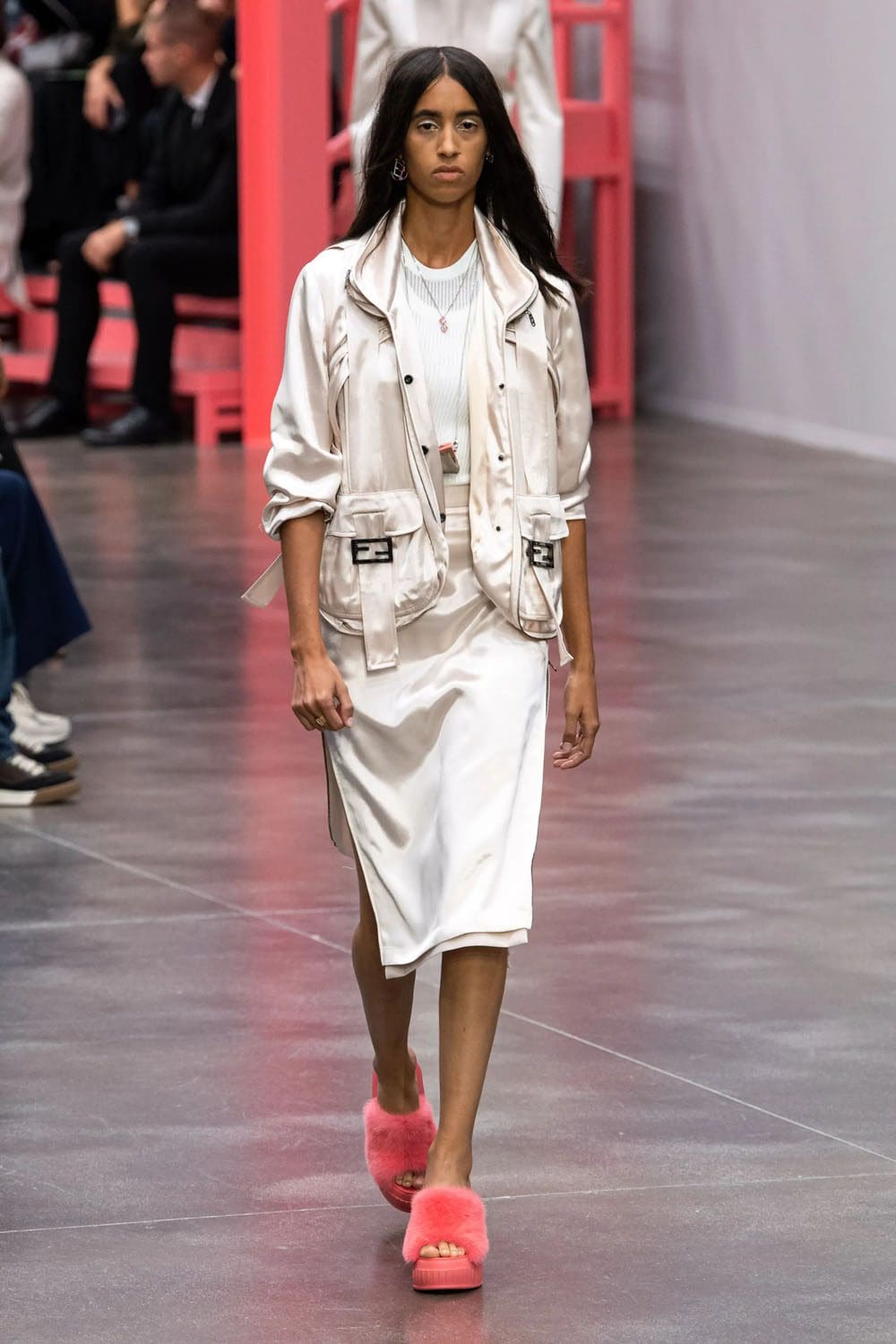 Fendi Frühling Sommer 2023 Mailand Runway Magazin