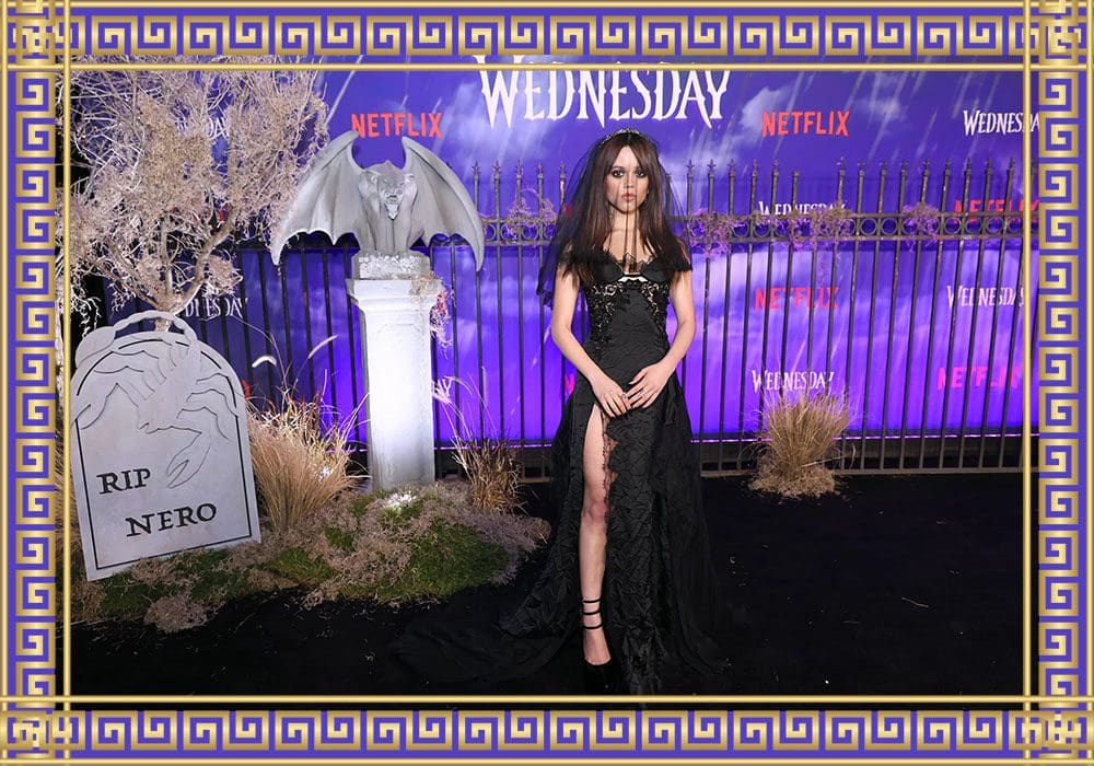珍娜奥尔特加 (Jenna Ortega) 身着范思哲 (Versace) 婚纱周三首映 GettyImages 莱昂贝内特