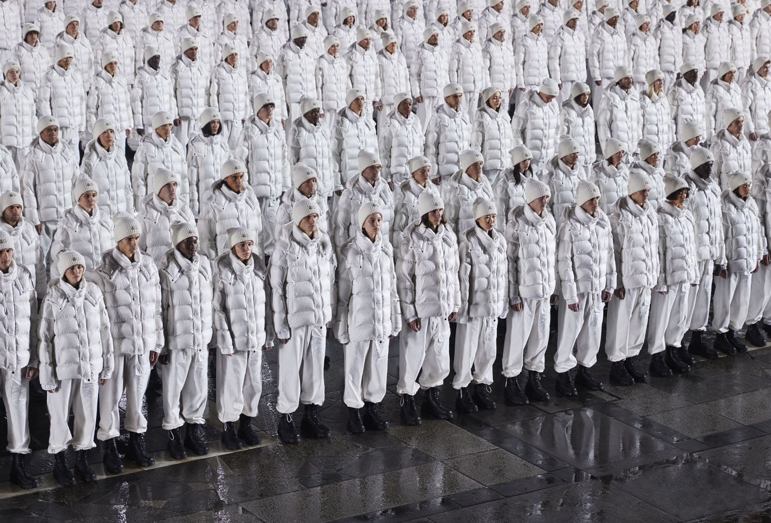Moncler 70. Jahrestag Mailand Runway Magazin