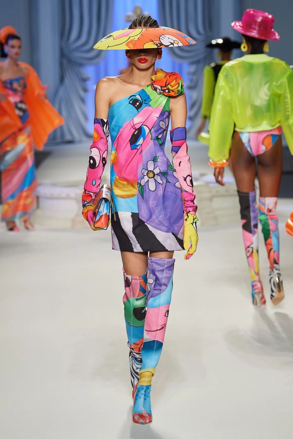 Moschino Frühling Sommer 2023 Runway Magazin