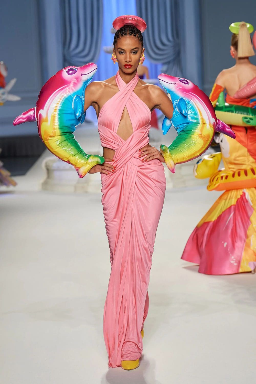 Moschino Frühling Sommer 2023 Runway Magazin