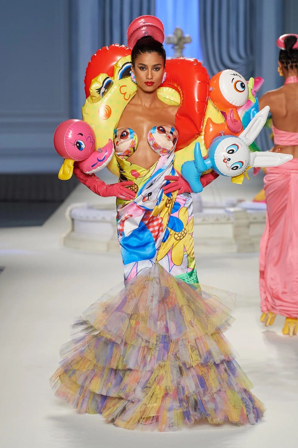 Moschino Frühling Sommer 2023 Runway Magazin