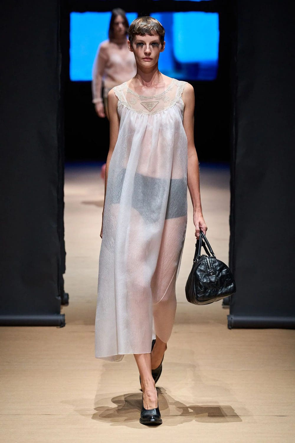 Prada Primavera Estate 2023 Milano Runway Magazine