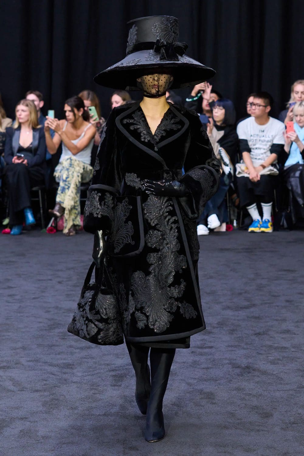Richard Quinn printemps été 2023 Londres Runway Magazine