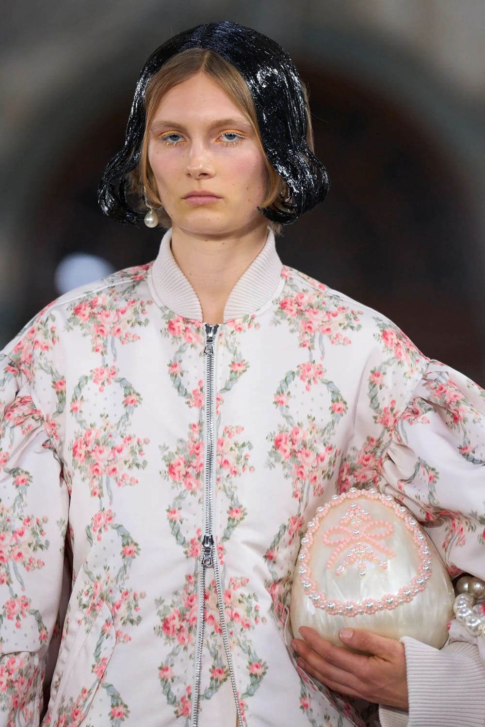 シモーネ・ロシャ 2023年春夏 ロンドン Runway Magazineに