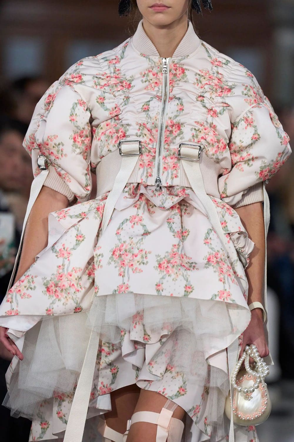 シモーネ・ロシャ 2023年春夏 ロンドン Runway Magazineに