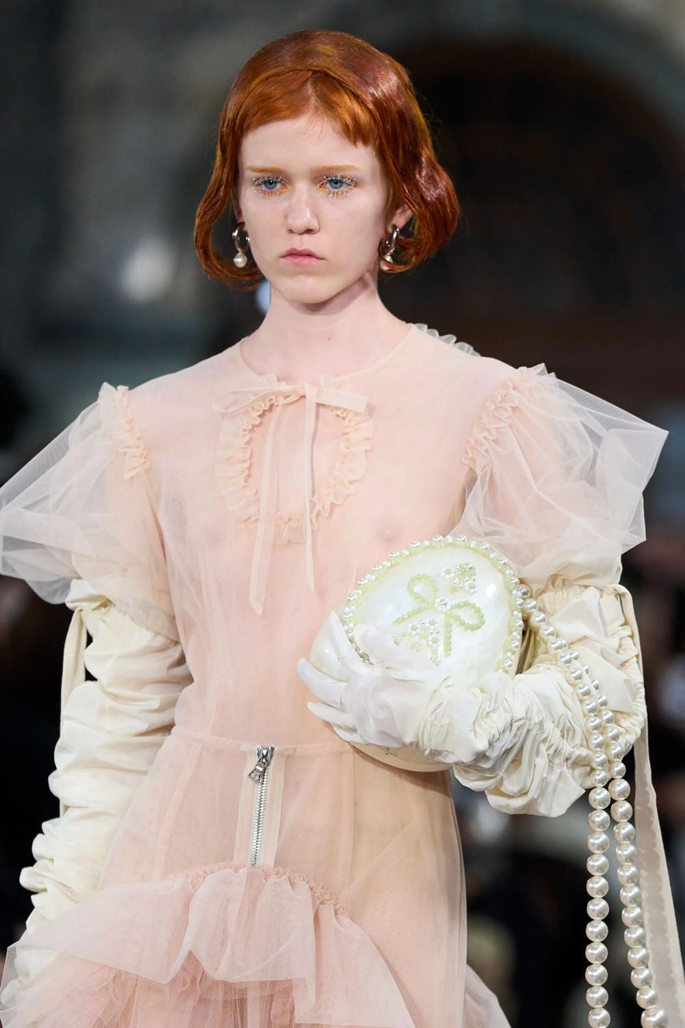 シモーネ・ロシャ 2023年春夏 ロンドン Runway Magazineに