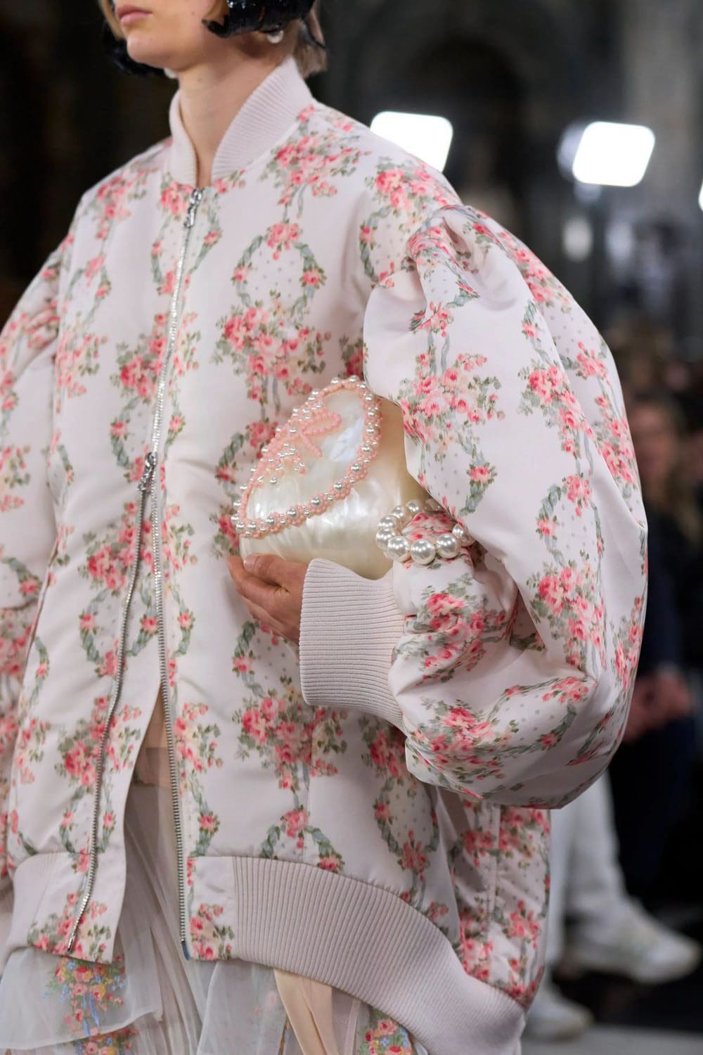 シモーネ・ロシャ 2023年春夏 ロンドン Runway Magazineに
