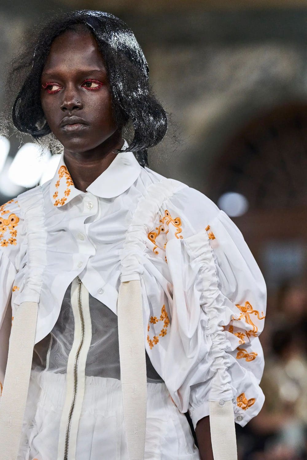シモーネ・ロシャ 2023年春夏 ロンドン Runway Magazineに