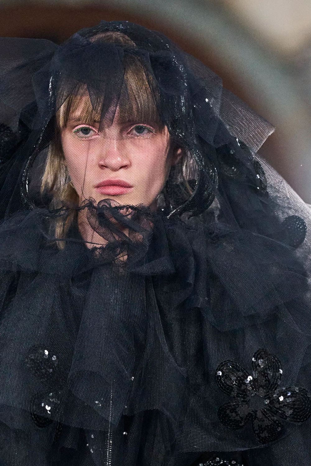 シモーネ・ロシャ 2023年春夏 ロンドン Runway Magazineに