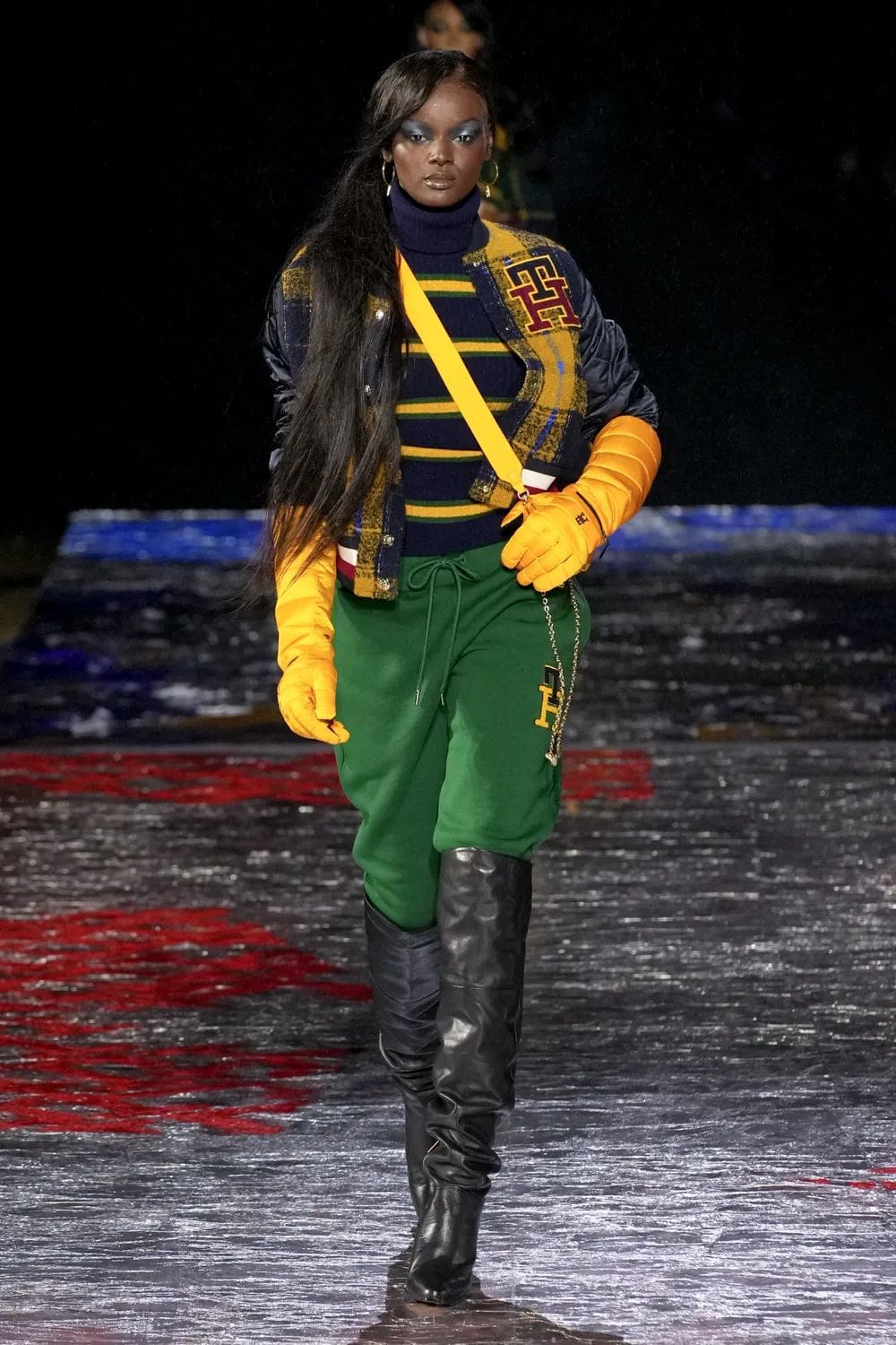 Tommy Hilfiger - Tommy Factory - Tommy Now - Herbst Winter 2022-2023 Runway Magazin