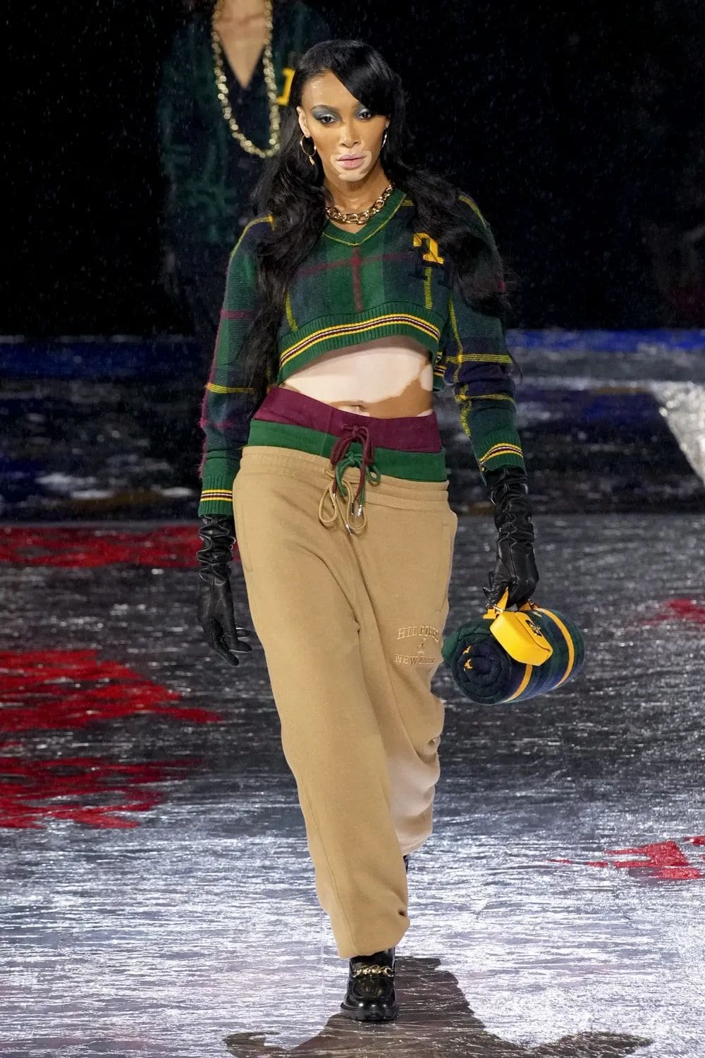 Tommy Hilfiger - Tommy Factory - Tommy Now - Herbst Winter 2022-2023 Runway Magazin