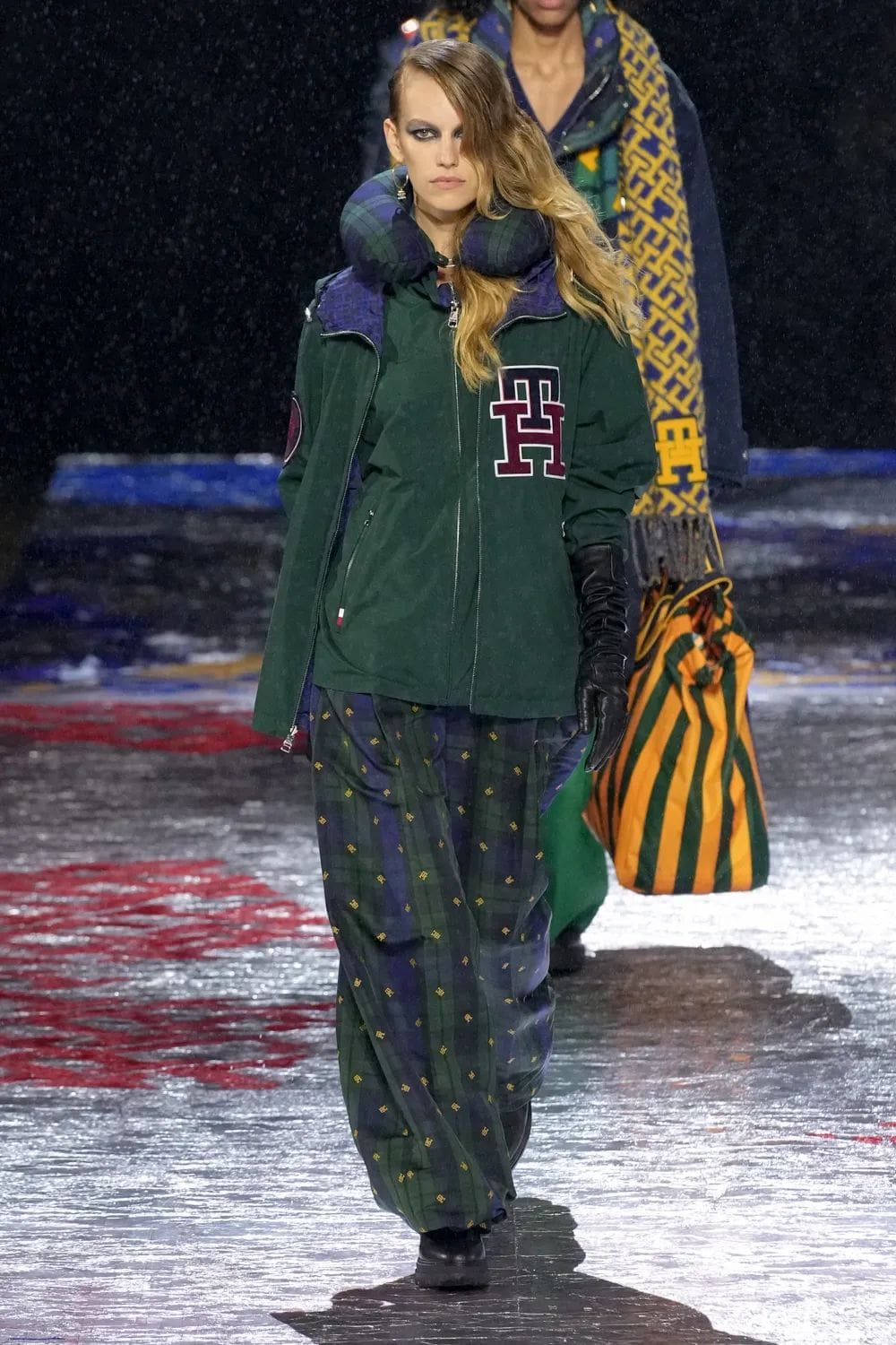 Tommy Hilfiger - Tommy Factory - Tommy Now - Herbst Winter 2022-2023 Runway Magazin