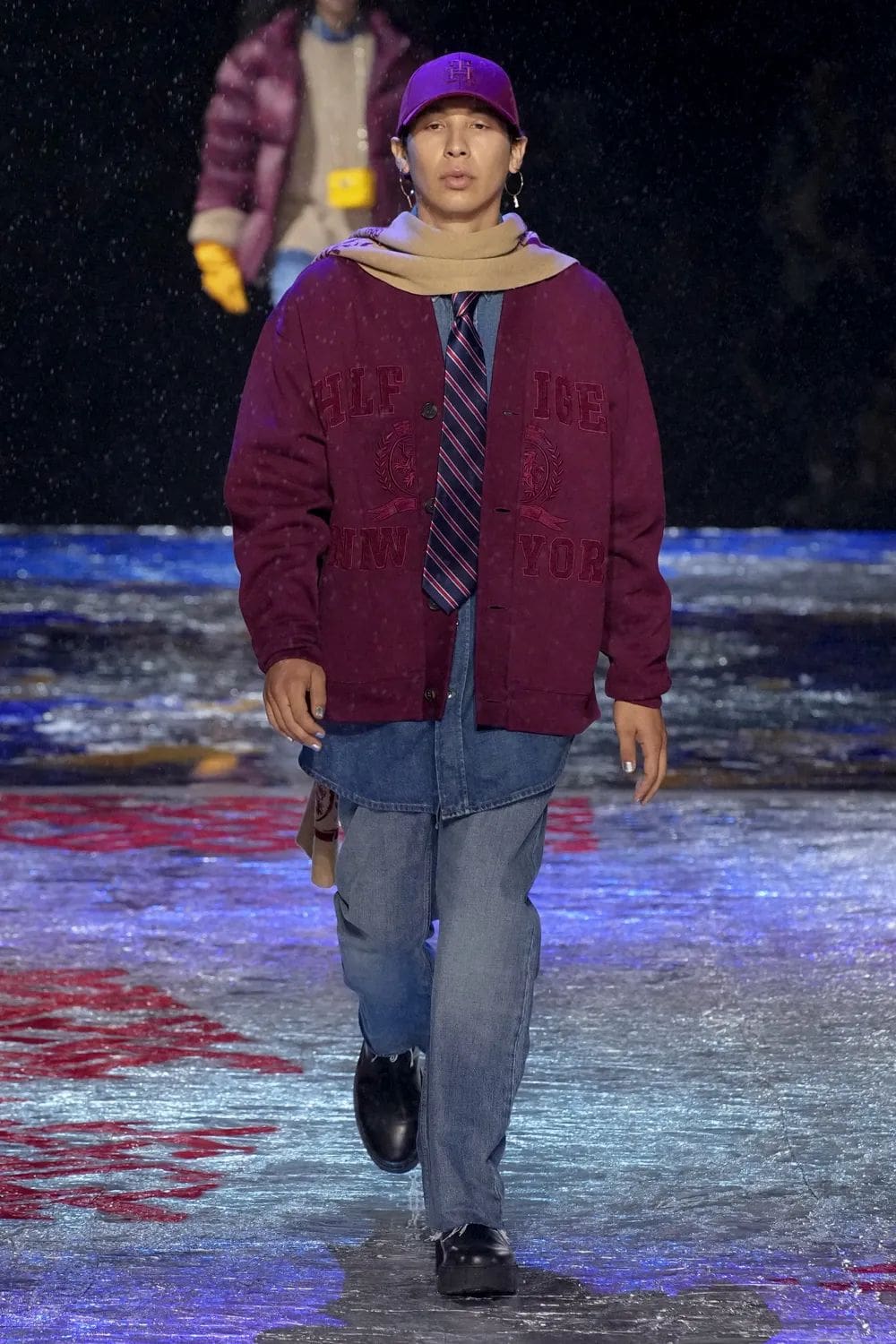 Tommy Hilfiger - Tommy Factory - Tommy Now - Herbst Winter 2022-2023 Runway Magazin