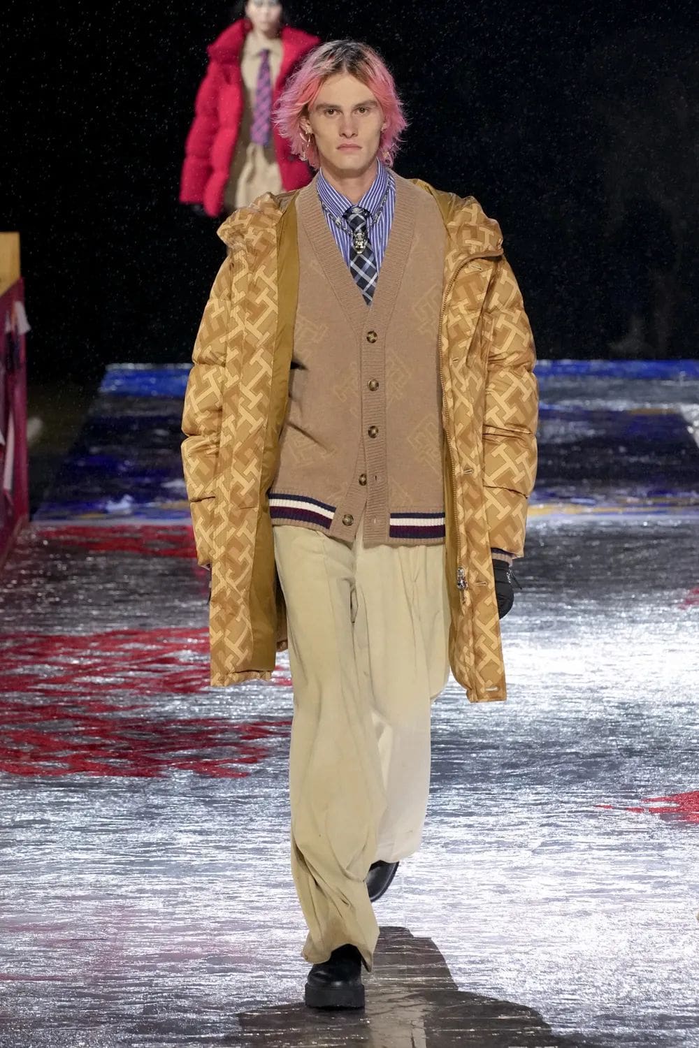 Tommy Hilfiger - Tommy Factory - Tommy Now - Herbst Winter 2022-2023 Runway Magazin