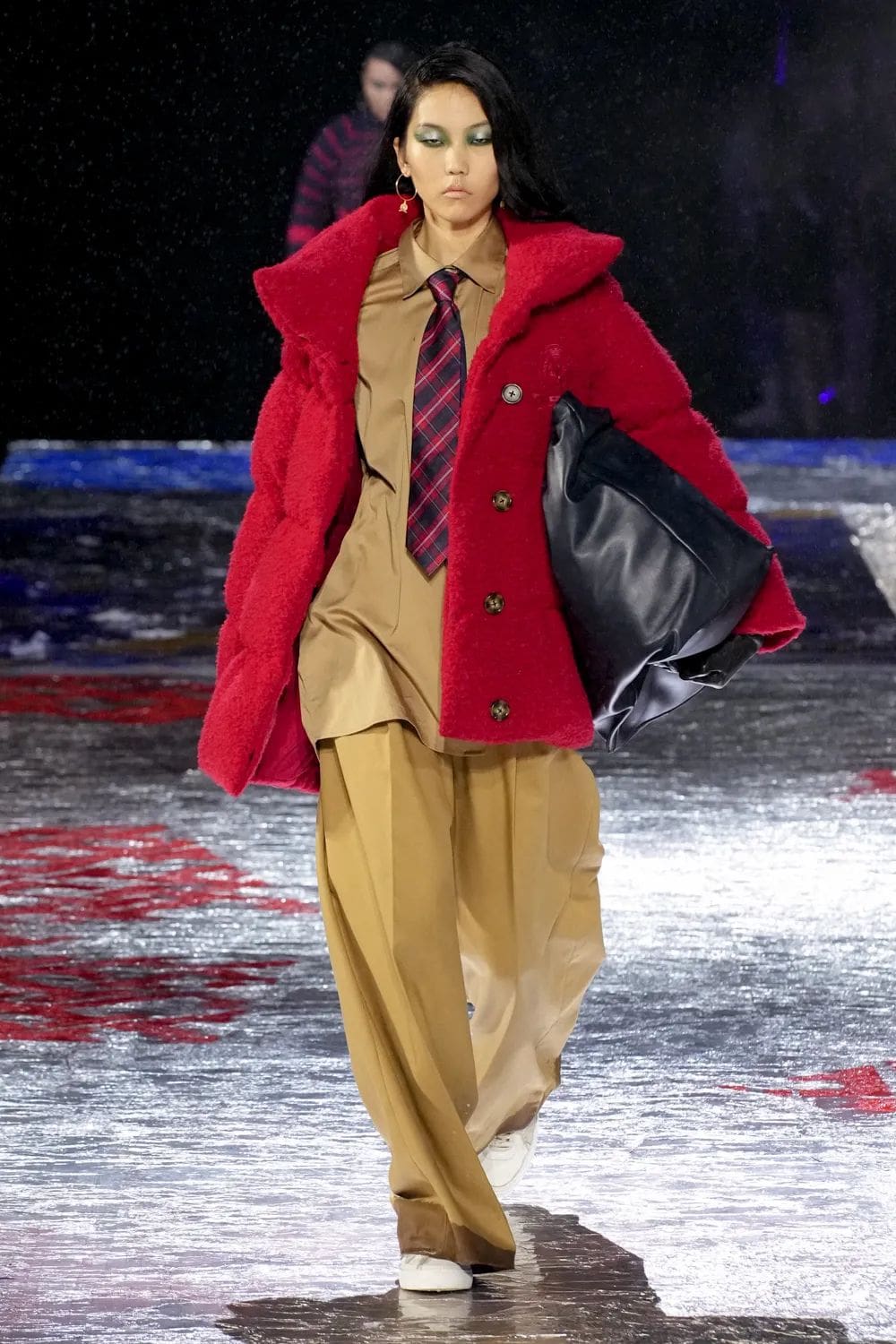 Tommy Hilfiger - Tommy Factory - Tommy Now - Herbst Winter 2022-2023 Runway Magazin