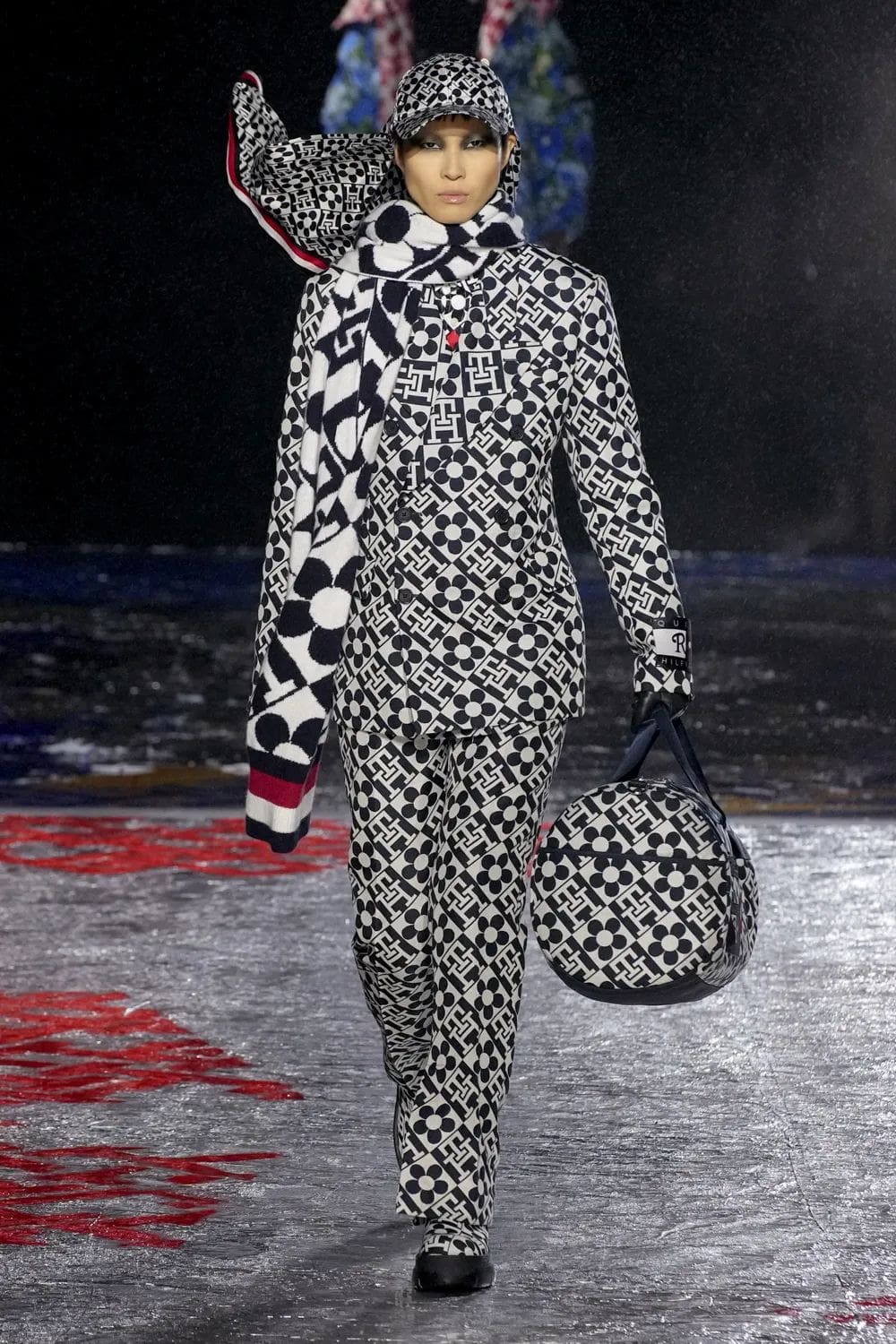 Tommy Hilfiger - Tommy Factory - Tommy Now - Herbst Winter 2022-2023 Runway Magazin