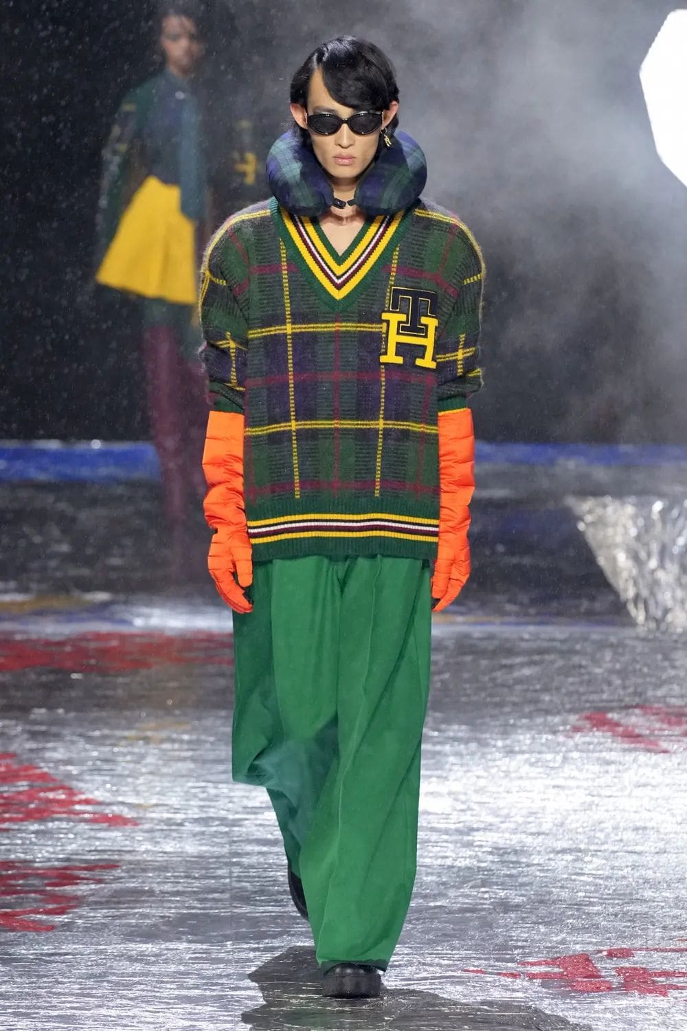 Tommy Hilfiger - Tommy Factory - Tommy Now - Herbst Winter 2022-2023 Runway Magazin