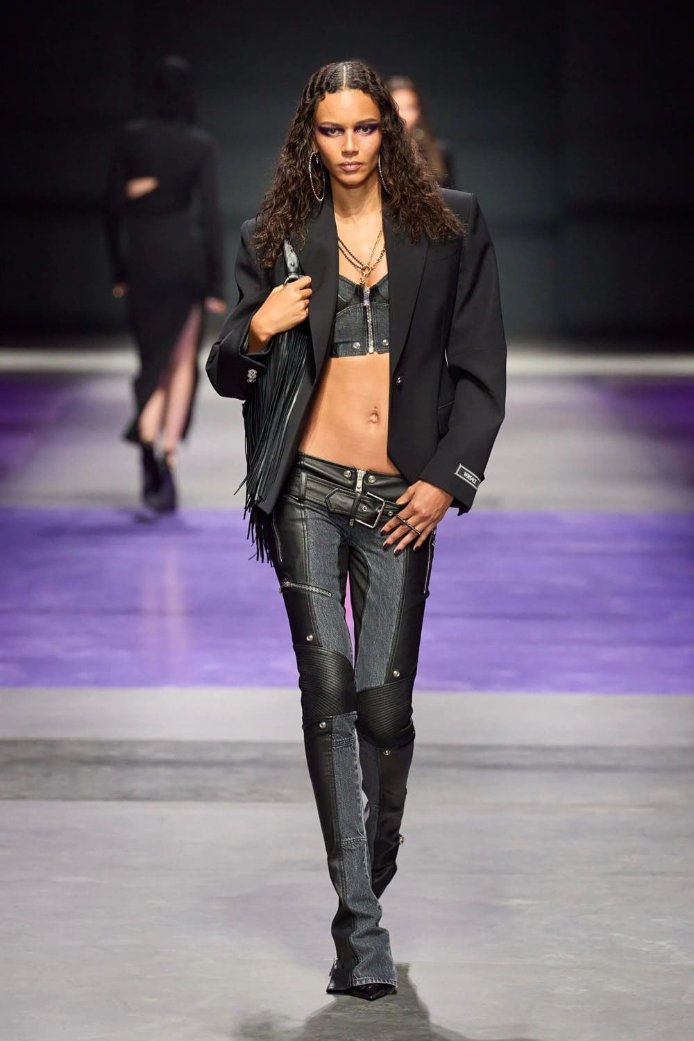 范思哲(Versace)2023春夏 Runway 杂志