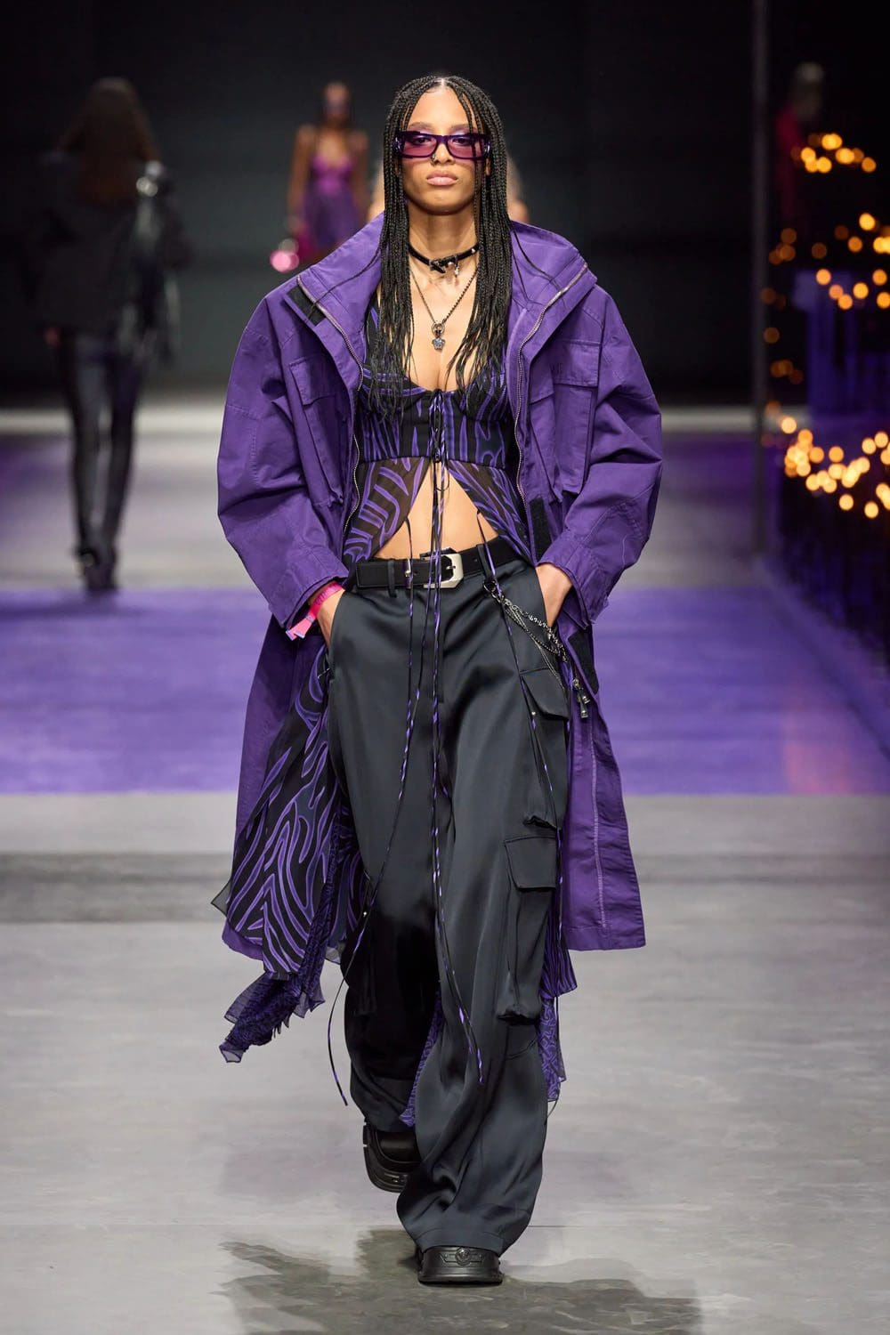 范思哲(Versace)2023春夏 Runway 杂志
