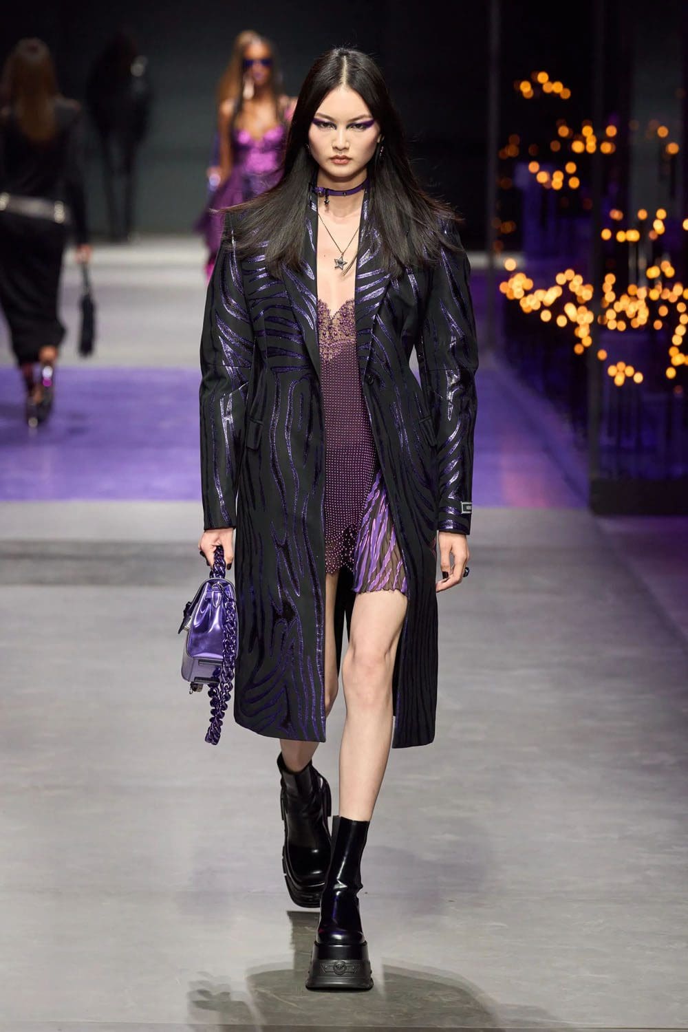 范思哲(Versace)2023春夏 Runway 杂志