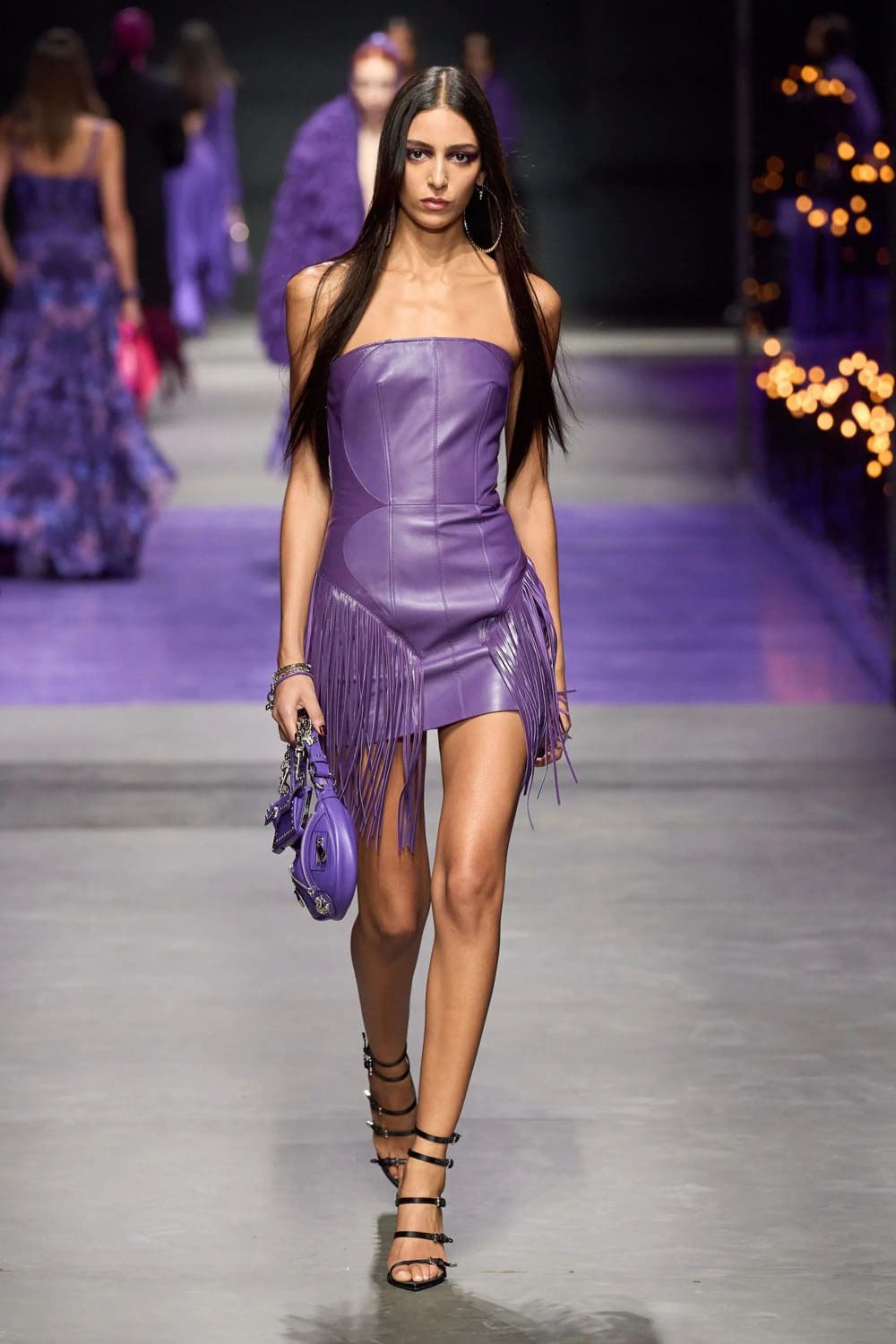 范思哲(Versace)2023春夏 Runway 杂志